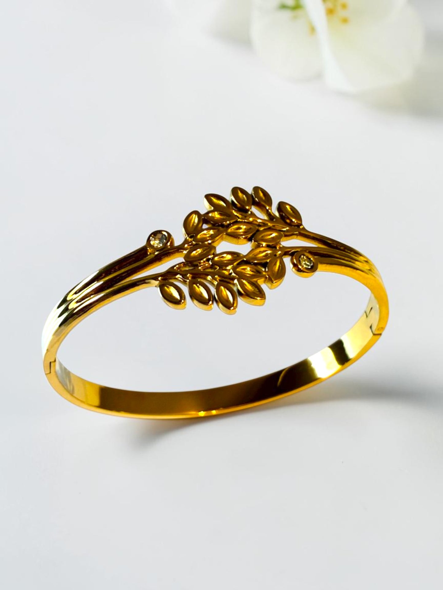 GOLDEN DIAMOND LEAF ERIN BRACELET