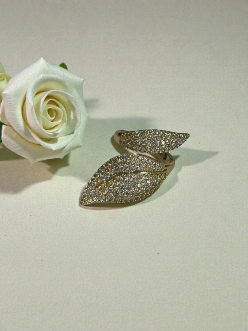GOLDEN DIAMOND LEAF JAMEY RING