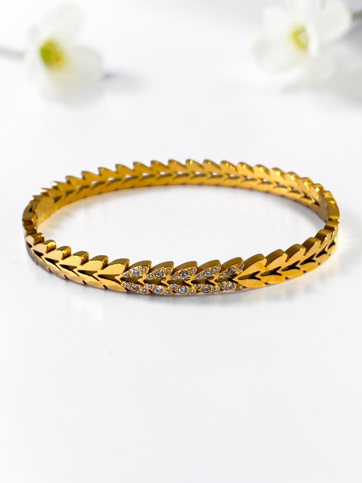 GOLDEN DIAMOND LEAVES MERSY BRACELET