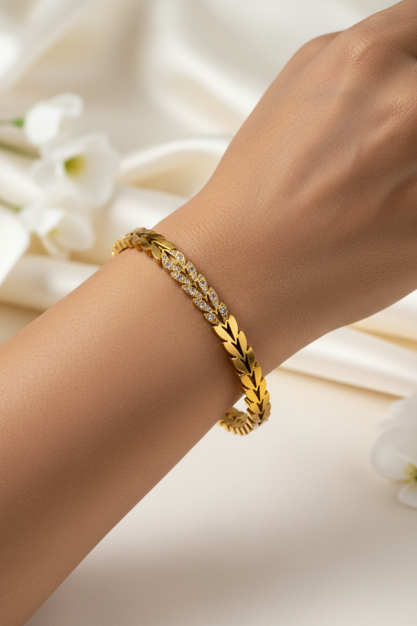 GOLDEN DIAMOND LEAVES MERSY BRACELET