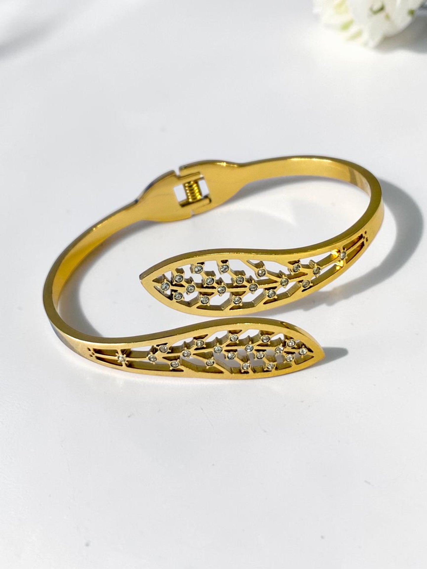 GOLDEN DIAMOND LLIANA BRACELET (CUFF)