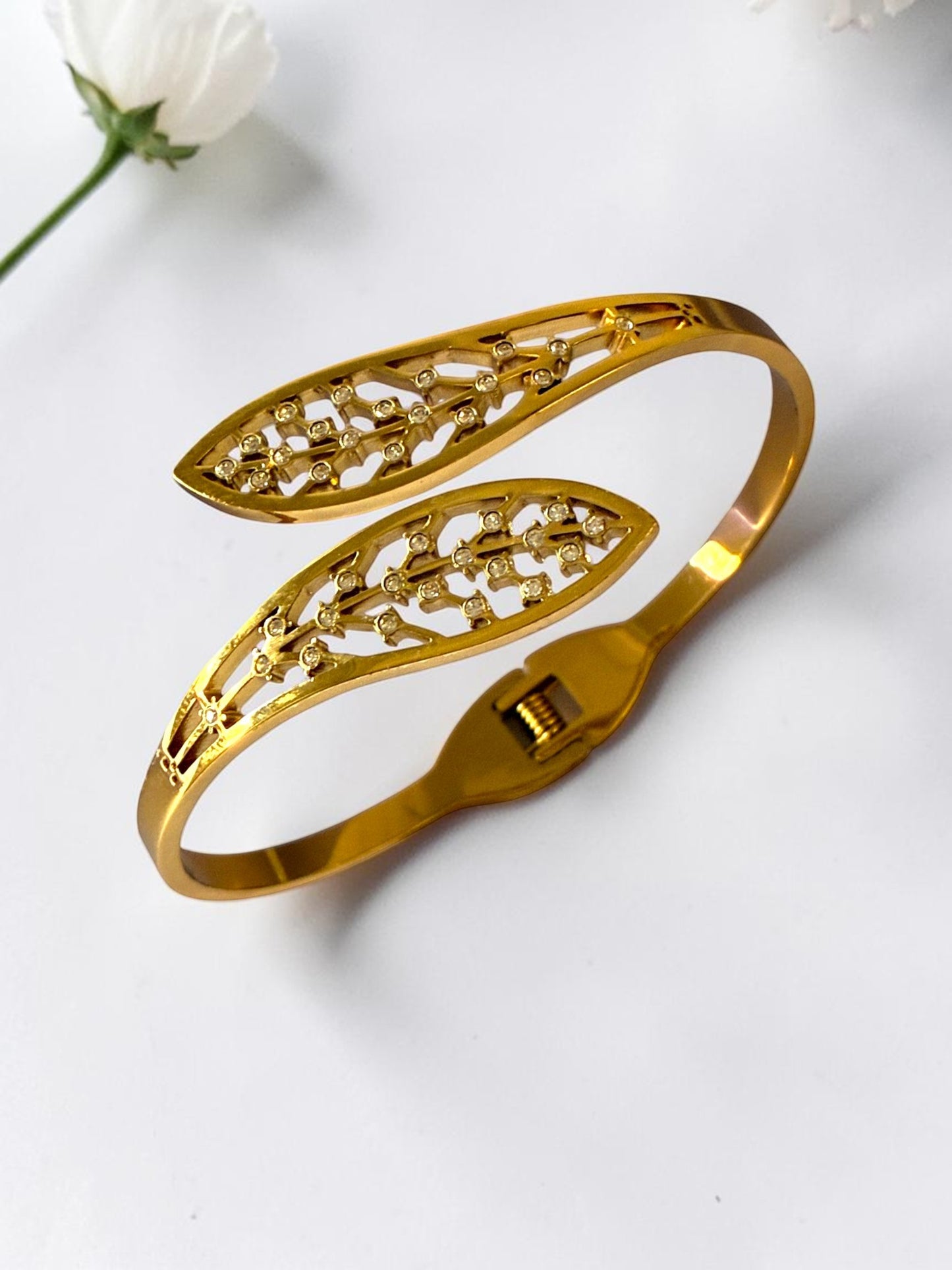 GOLDEN DIAMOND LLIANA BRACELET (CUFF)