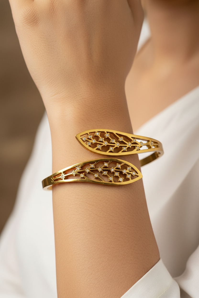 GOLDEN DIAMOND LLIANA BRACELET (CUFF)