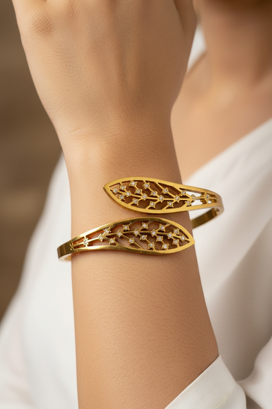 GOLDEN DIAMOND LLIANA BRACELET (CUFF)