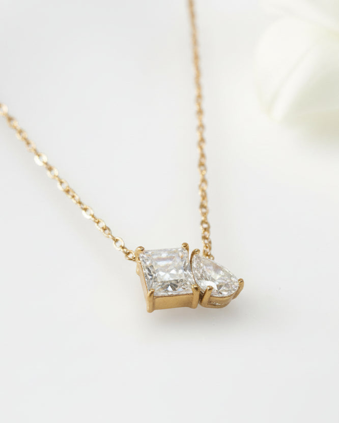 GOLDEN DIAMOND LUCIA NECKLACE