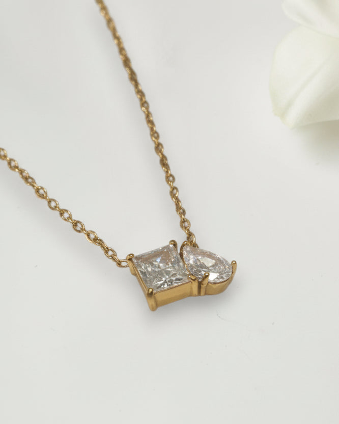 GOLDEN DIAMOND LUCIA NECKLACE