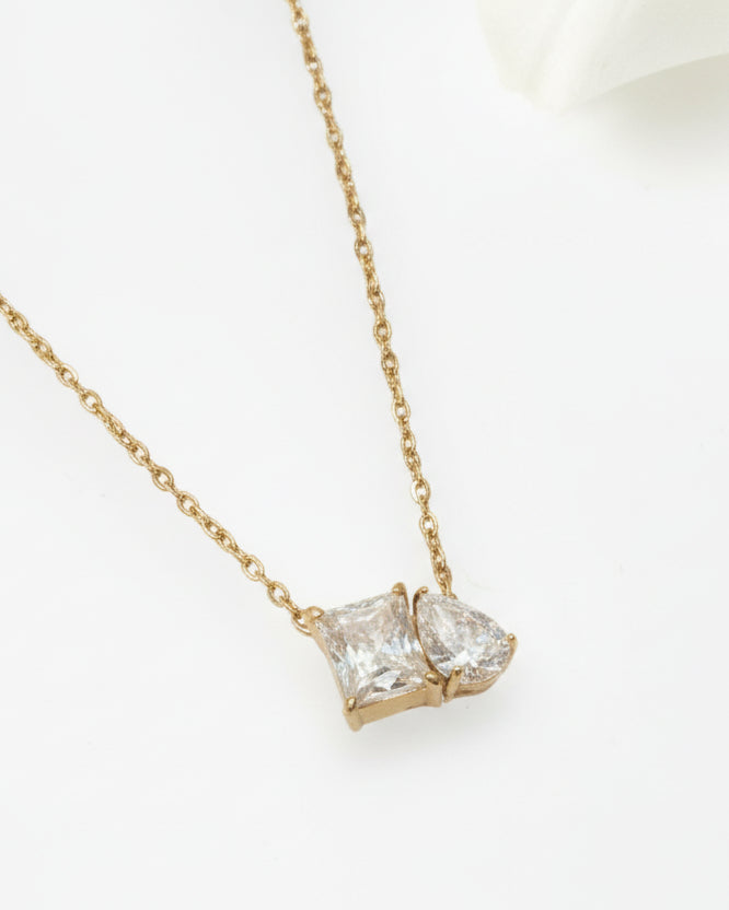 GOLDEN DIAMOND LUCIA NECKLACE