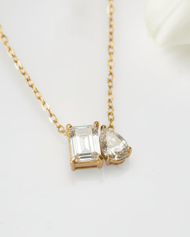 GOLDEN DIAMOND LUCIA NECKLACE