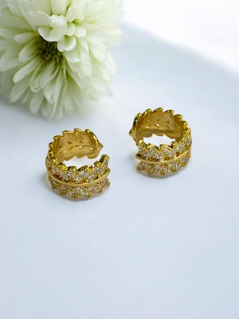 GOLDEN DIAMOND LUKE EAR CUFF