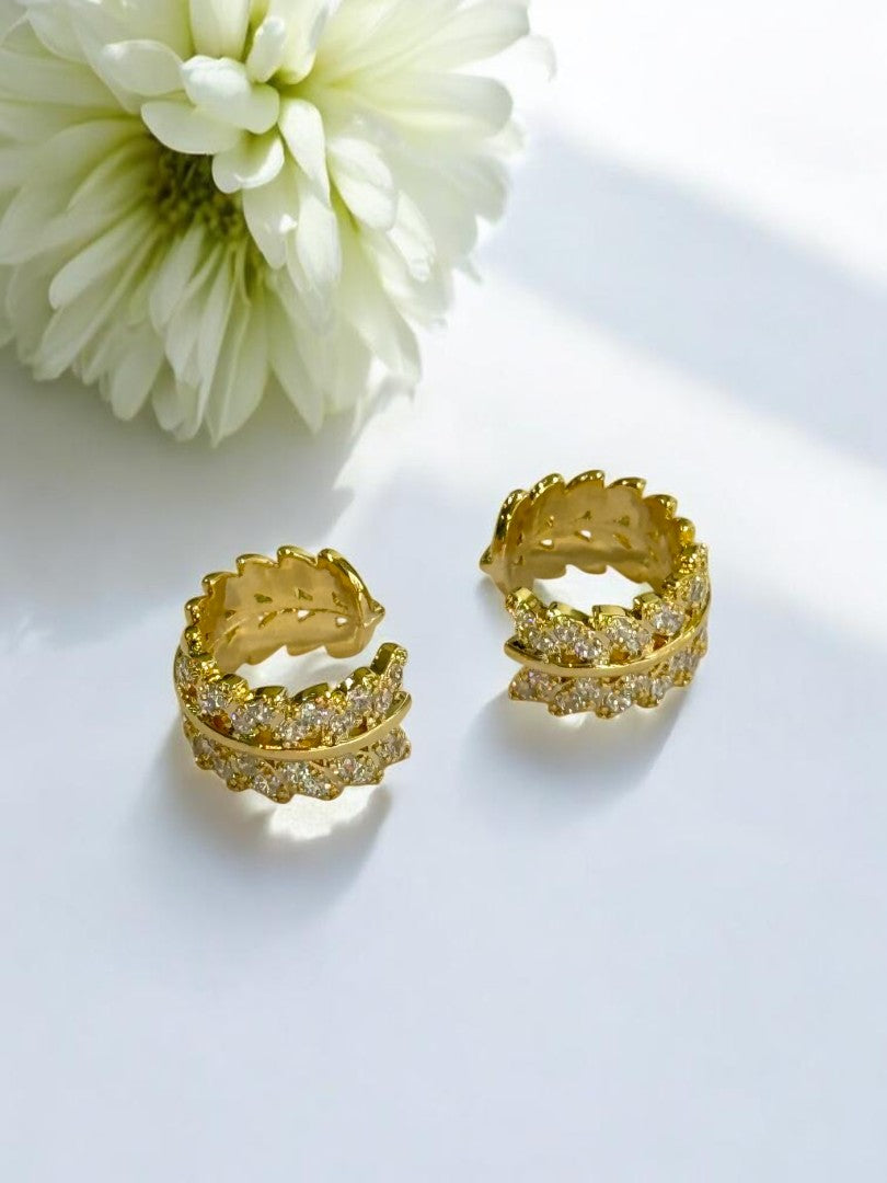 GOLDEN DIAMOND LUKE EAR CUFF