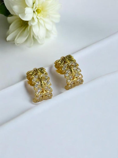 GOLDEN DIAMOND LUKE EAR CUFF