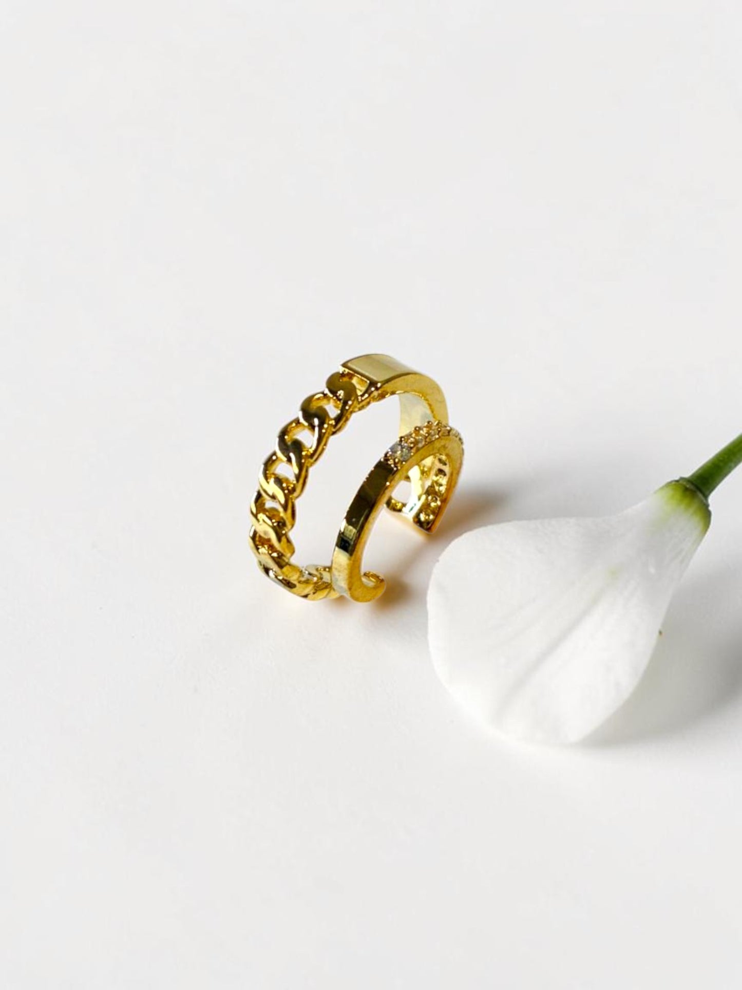 GOLDEN DIAMOND MAISIE EAR CUFF