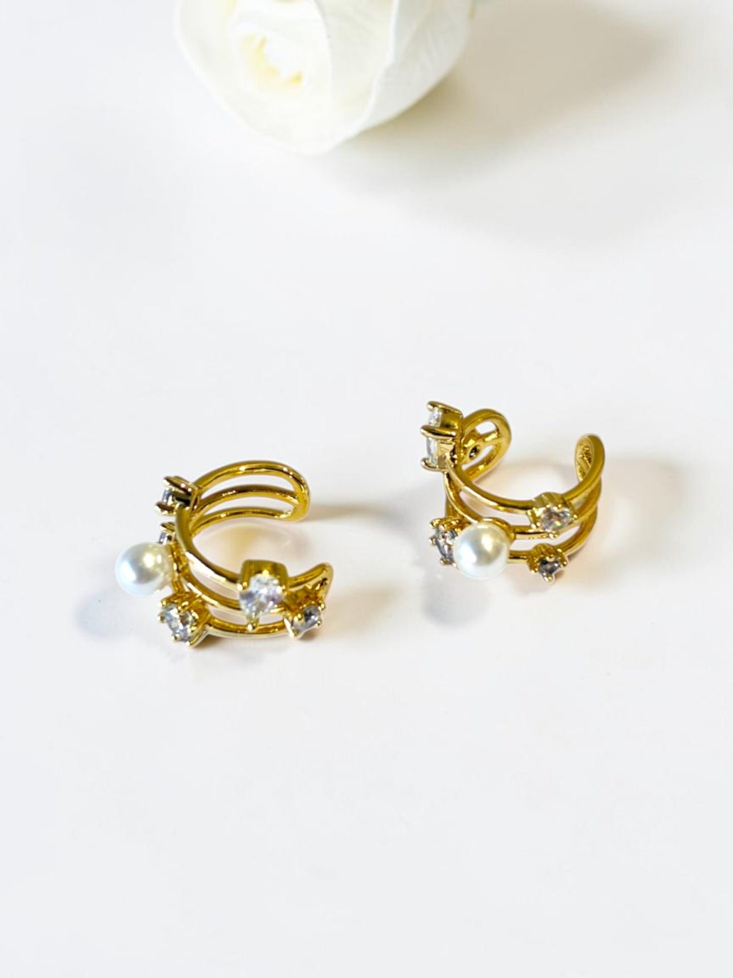 GOLDEN DIAMOND MAISIE EAR CUFF