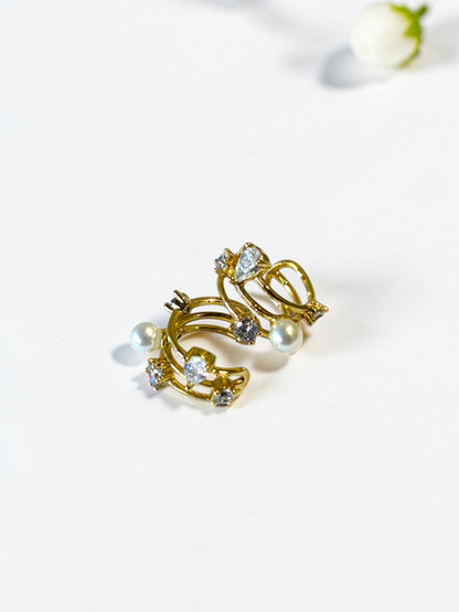 GOLDEN DIAMOND MAISIE EAR CUFF