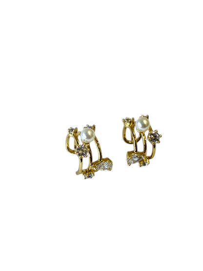 GOLDEN DIAMOND MAISIE EAR CUFF