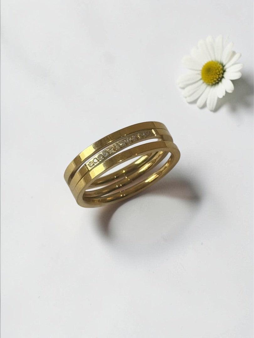 GOLDEN DIAMOND MARIE RING