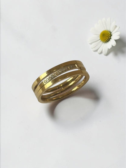 GOLDEN DIAMOND MARIE RING