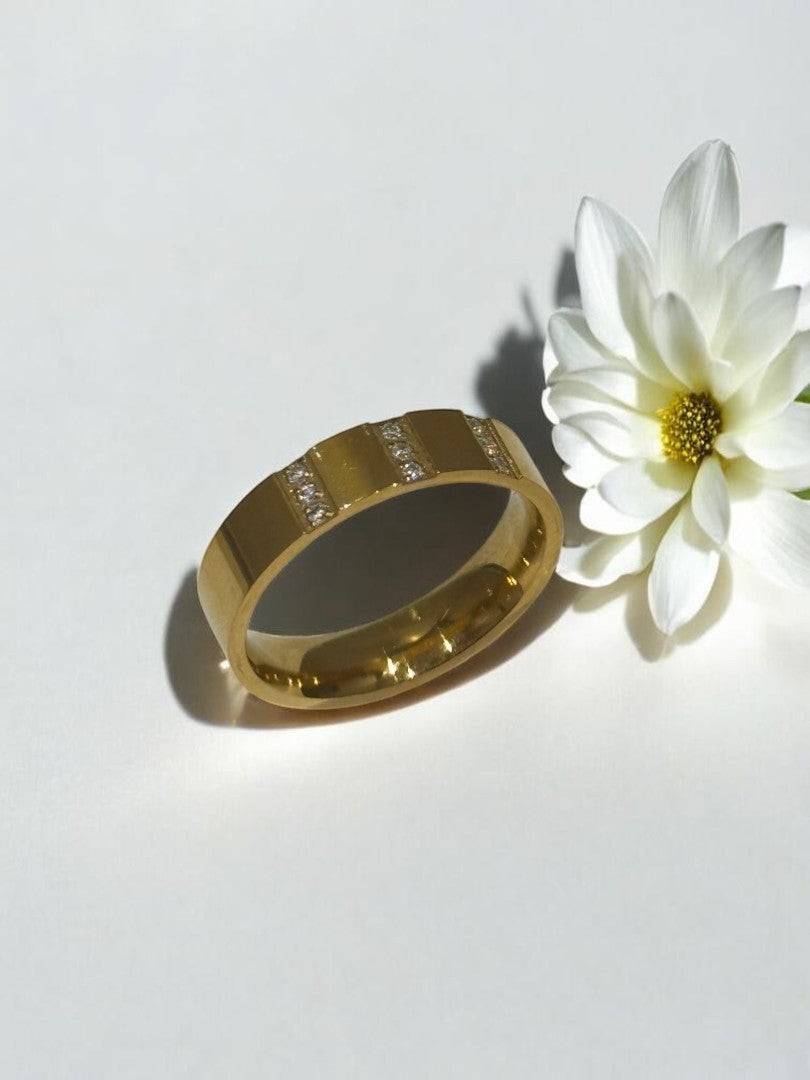 GOLDEN DIAMOND MASON RING