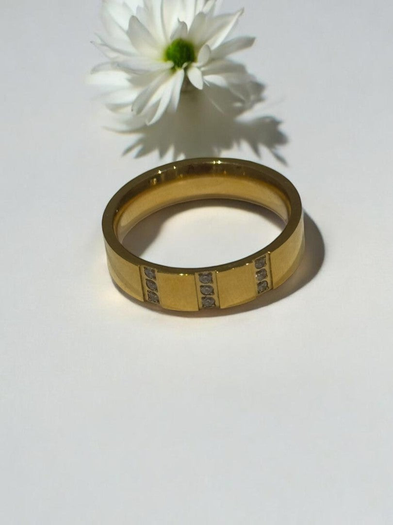 GOLDEN DIAMOND MASON RING