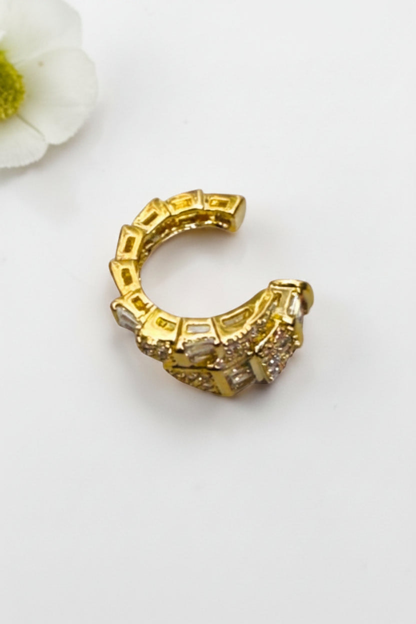 GOLDEN DIAMOND MELODY EAR CUFF