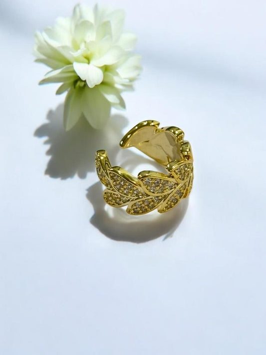 GOLDEN DIAMOND MILI EAR CUFF