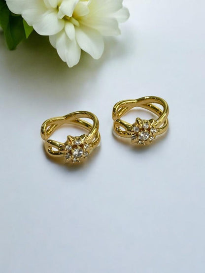 GOLDEN DIAMOND NEONEL EAR CUFF