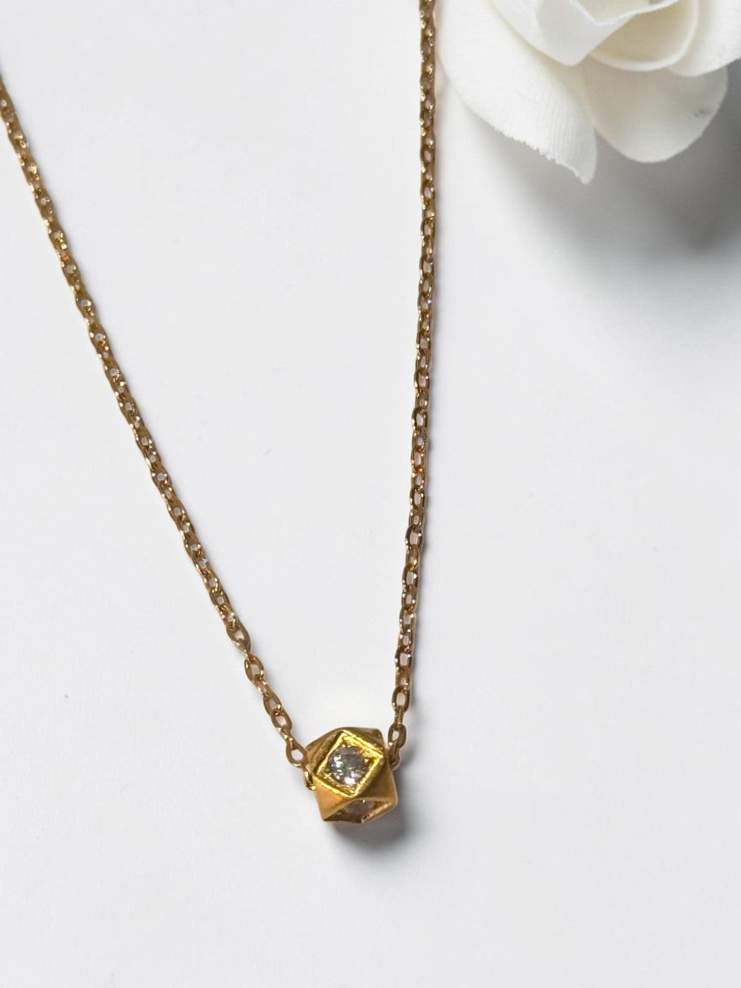 GOLDEN DIAMOND NEVILLE NECKLACE