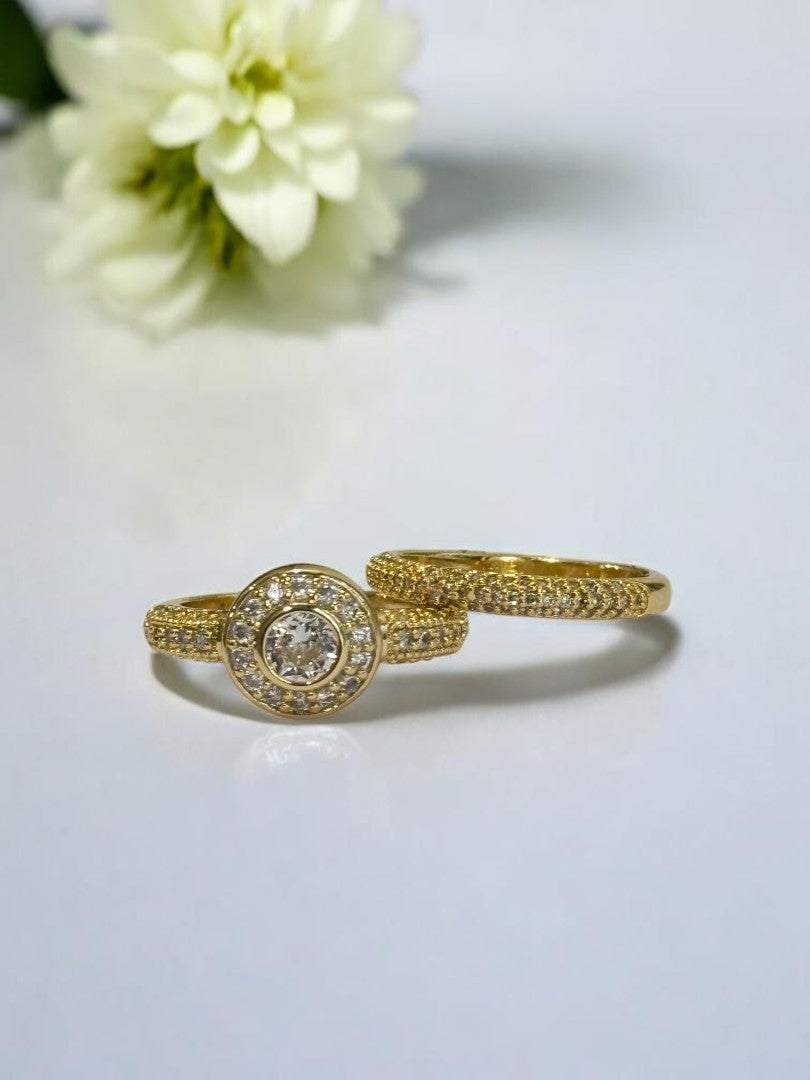 GOLDEN DIAMOND NICOLY RING