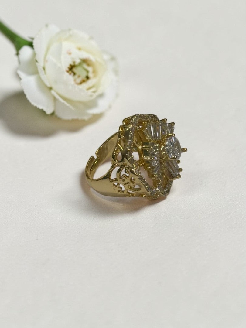 GOLDEN DIAMOND NORA RING