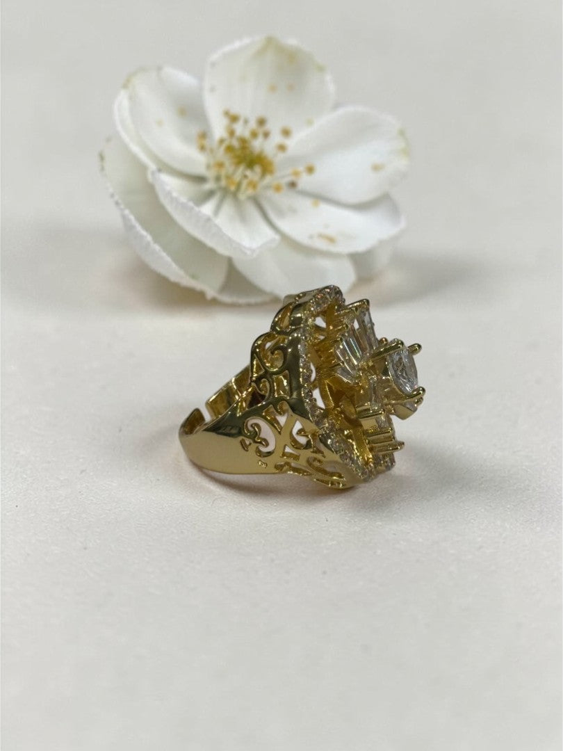 GOLDEN DIAMOND NORA RING