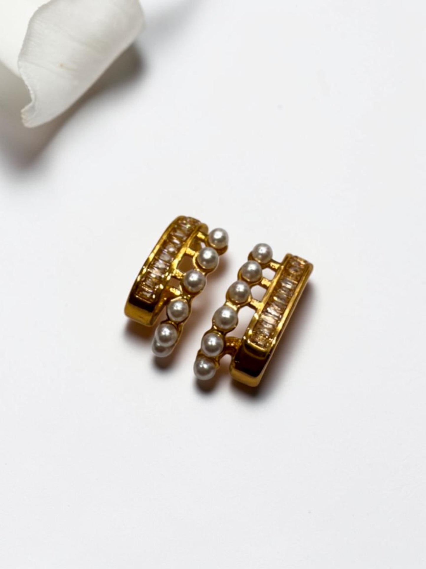 GOLDEN DIAMOND PEARL DAREN EARRINGS