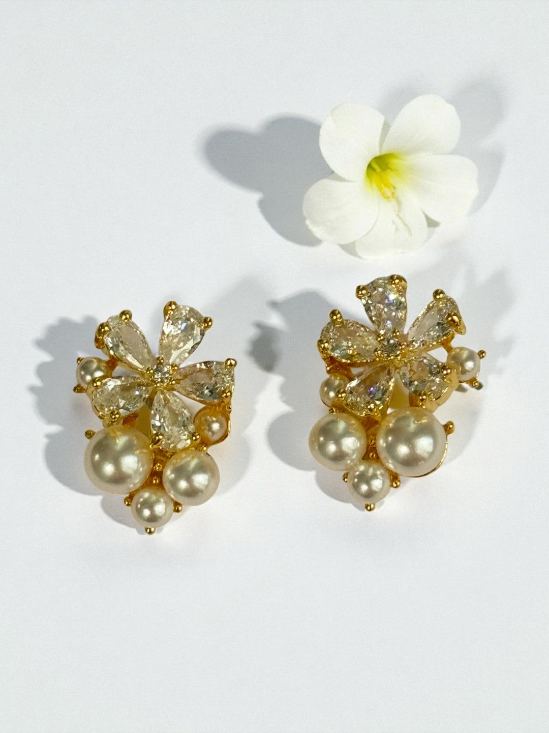 GOLDEN DIAMOND PEARL LAITH EARRINGS