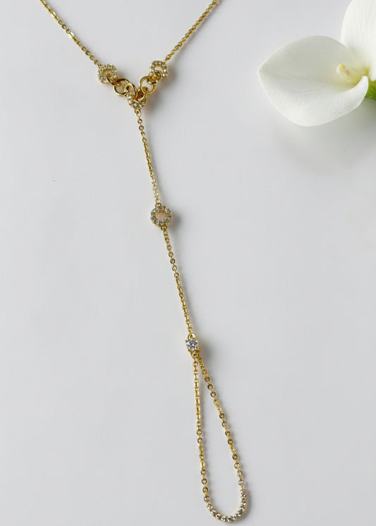 GOLDEN DIAMOND PRITHI HAND CHAIN (POCHI)