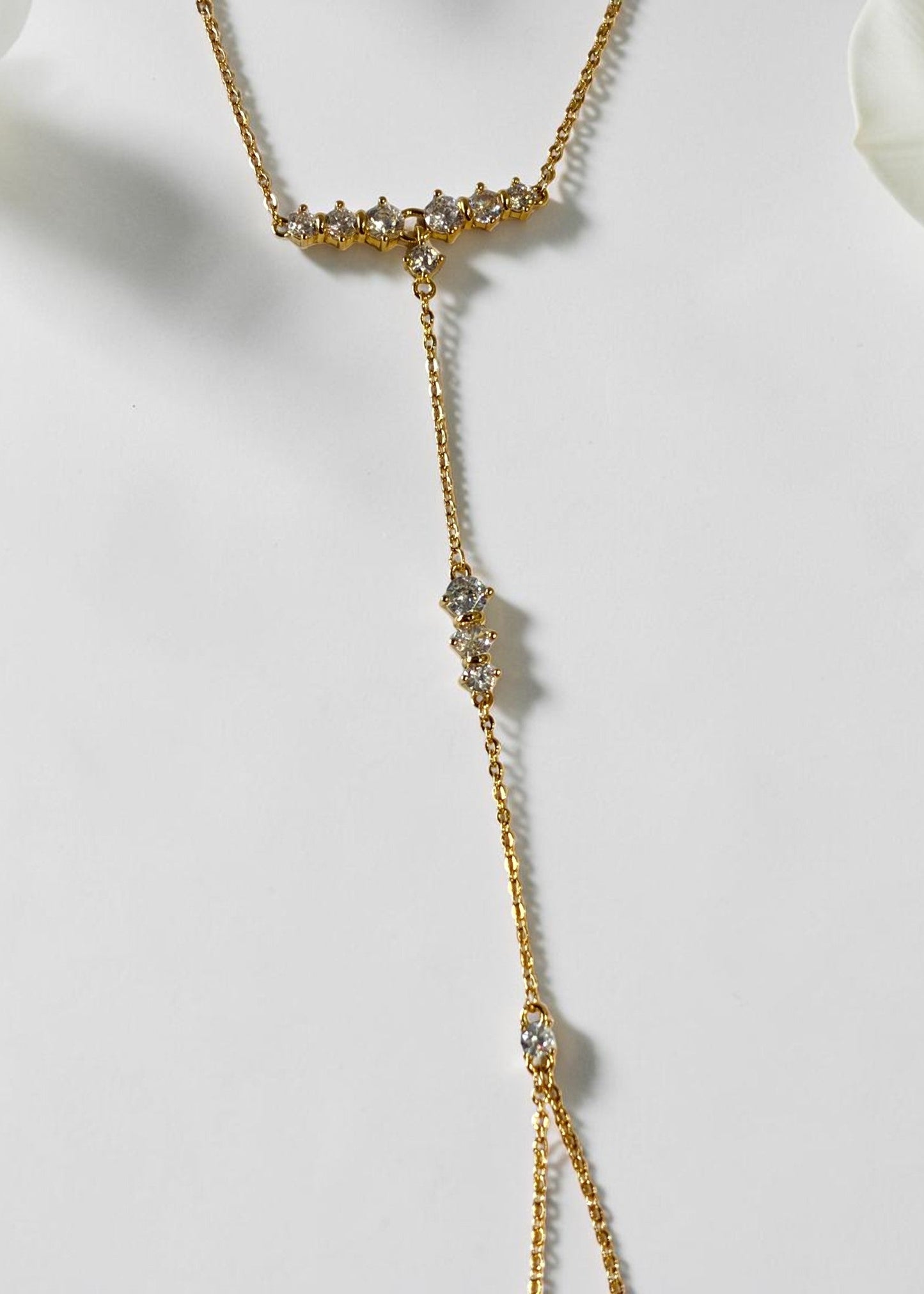 GOLDEN DIAMOND PRITHISHI HAND CHAIN (POCHI)