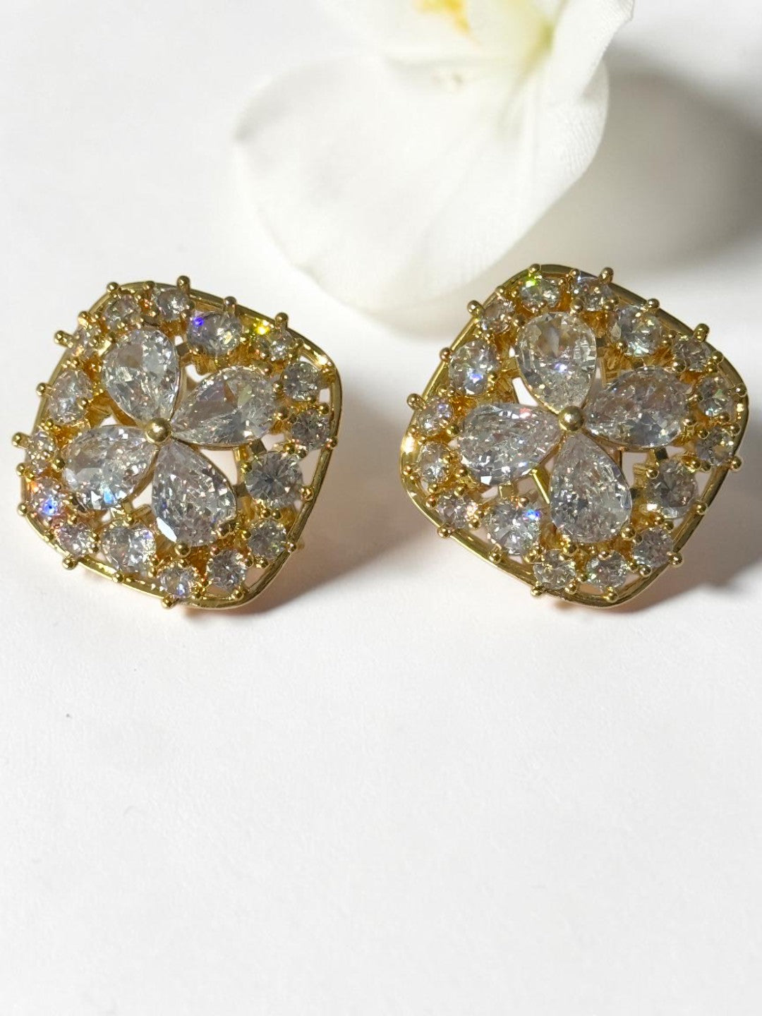 GOLDEN DIAMOND RELEY EARRINGS