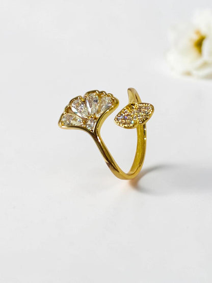 GOLDEN DIAMOND ROSIE RING