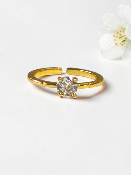 GOLDEN DIAMOND SALVIEY RING