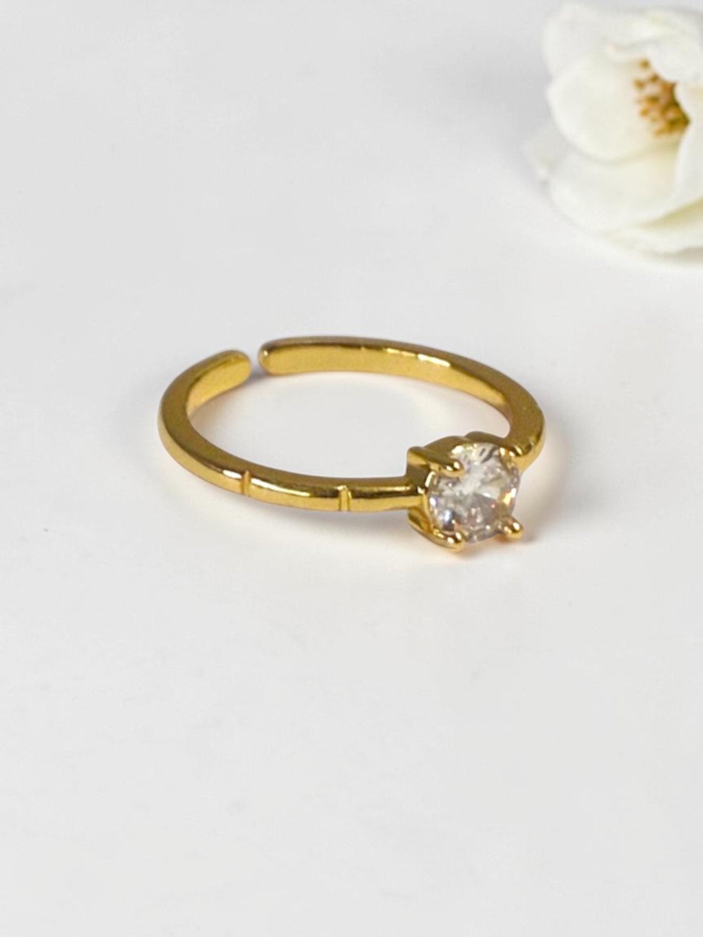 GOLDEN DIAMOND SALVIEY RING