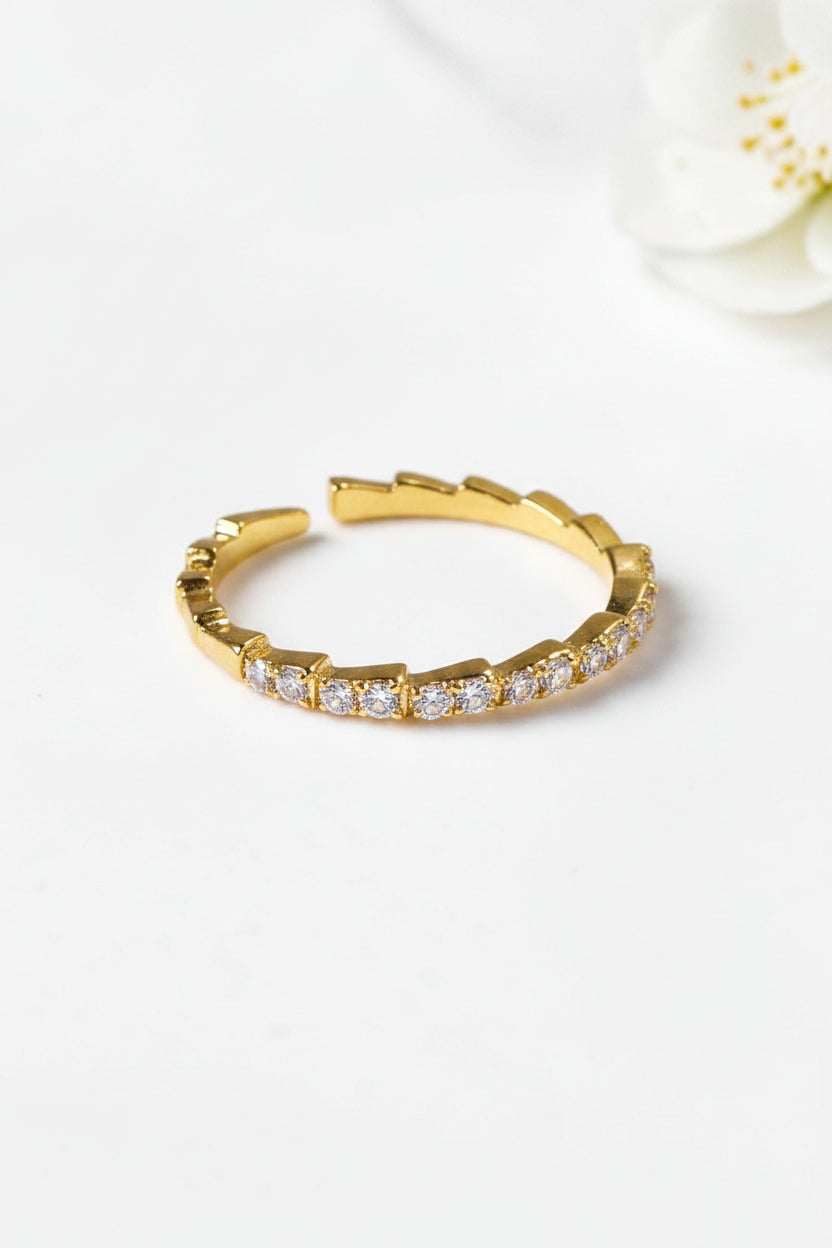 GOLDEN DIAMOND SAVEY RING