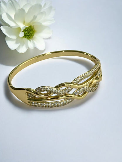 GOLDEN DIAMOND SHMUAL BRACELET