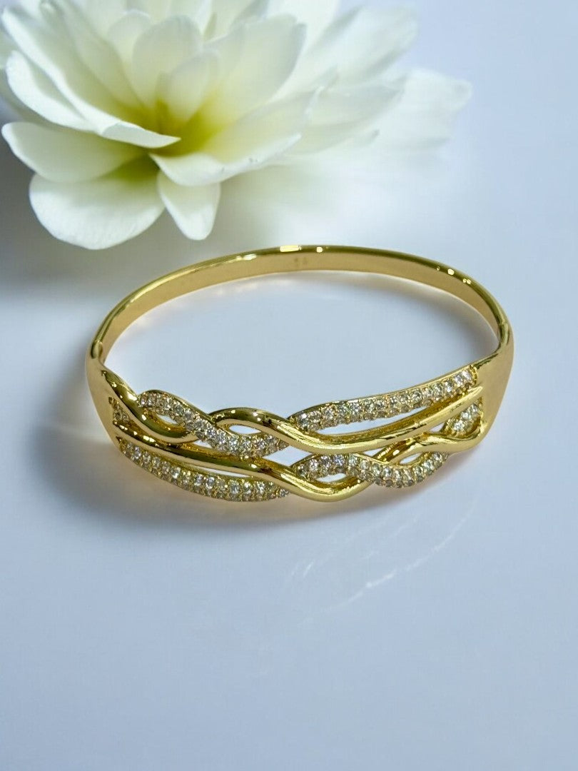 GOLDEN DIAMOND SHMUAL BRACELET