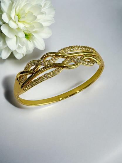 GOLDEN DIAMOND SHMUAL BRACELET