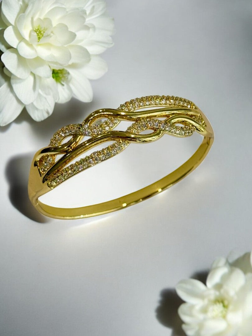 GOLDEN DIAMOND SHMUAL BRACELET