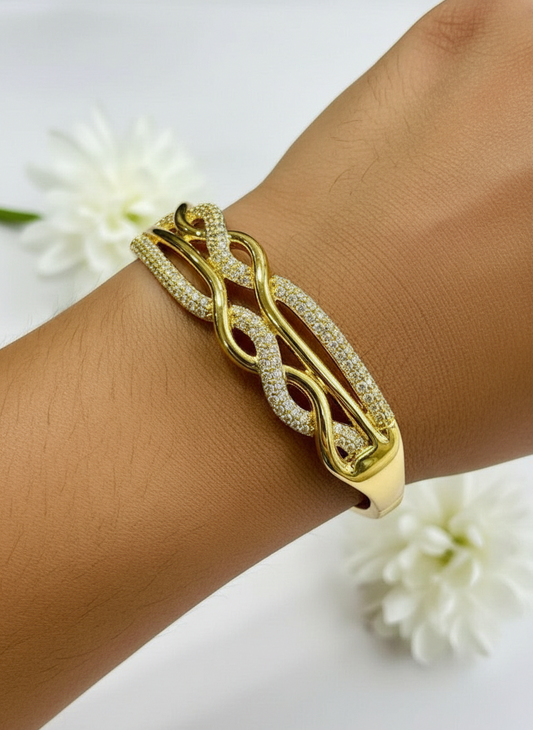 GOLDEN DIAMOND SHMUAL BRACELET