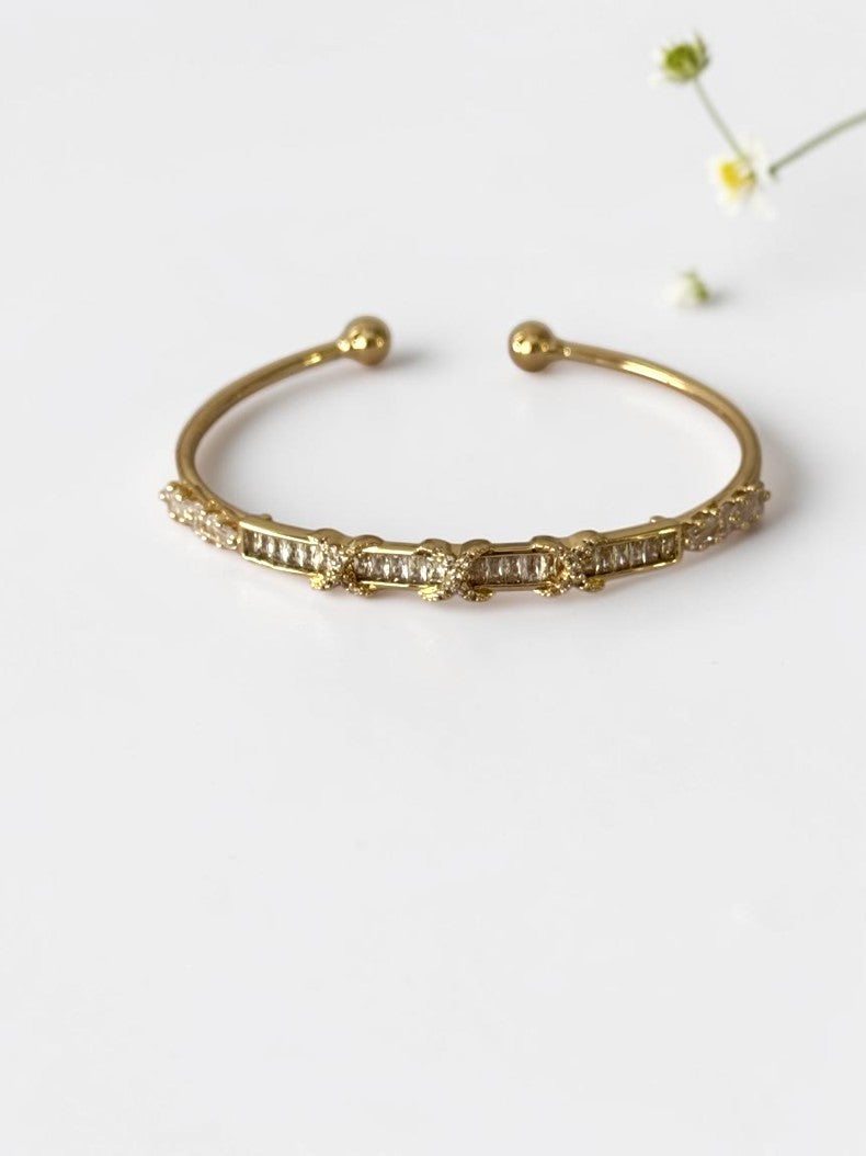 GOLDEN DIAMOND STANLEY BRACELET (CUFF)