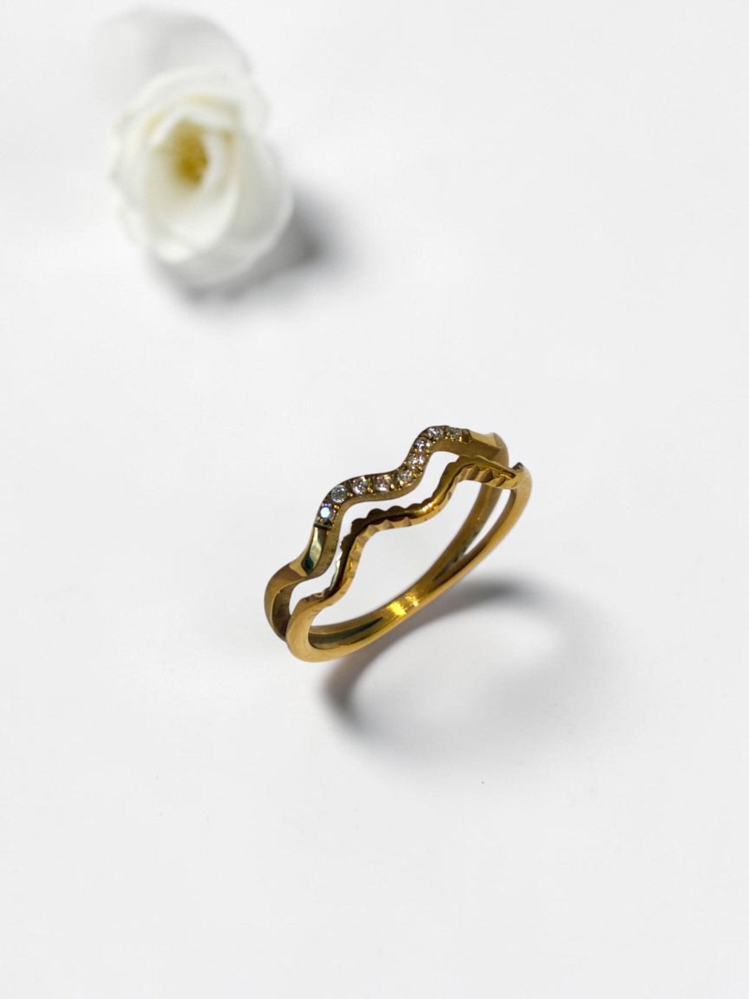 GOLDEN DIAMOND WAVE ADAR RING