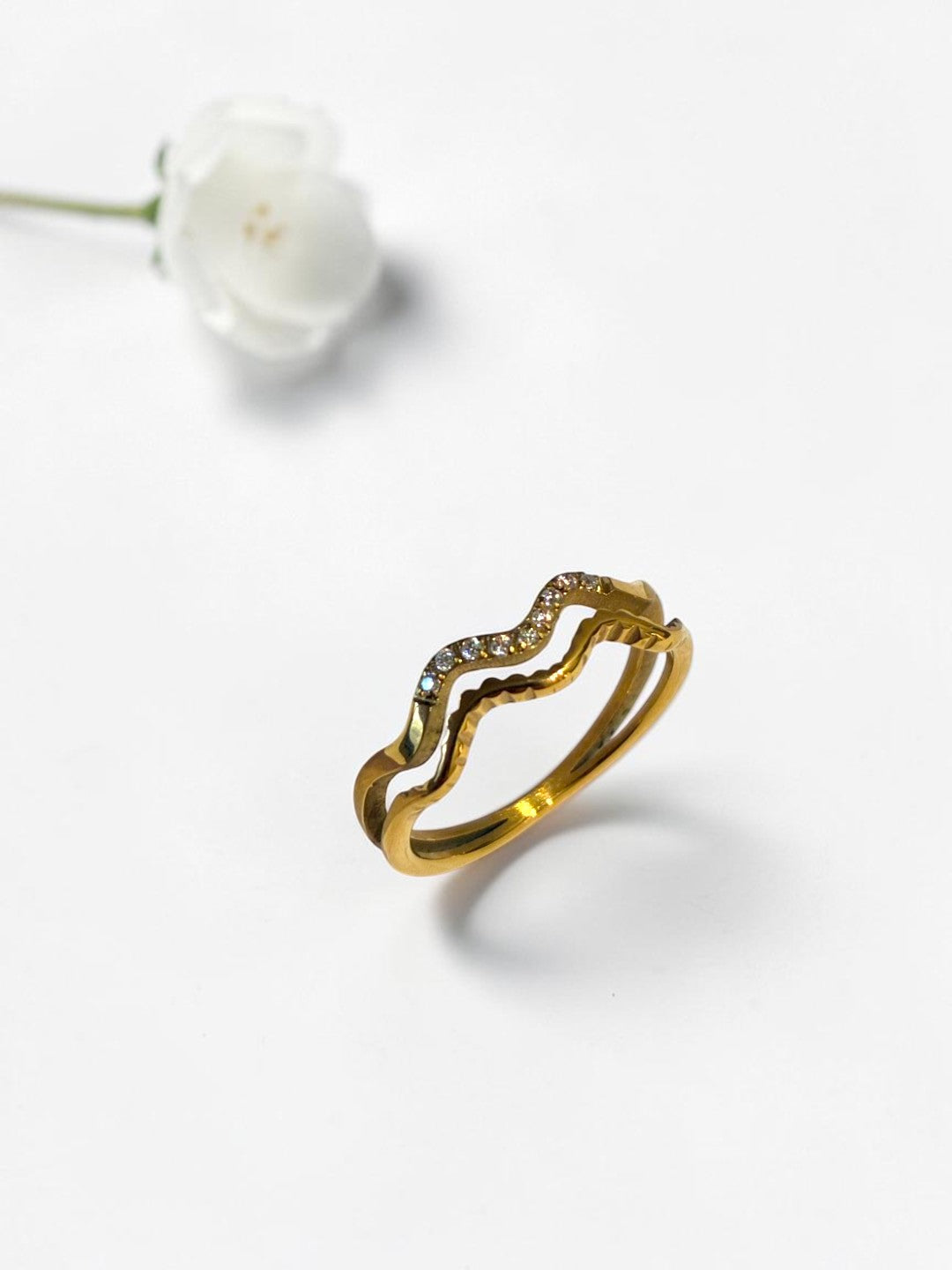 GOLDEN DIAMOND WAVE ADAR RING