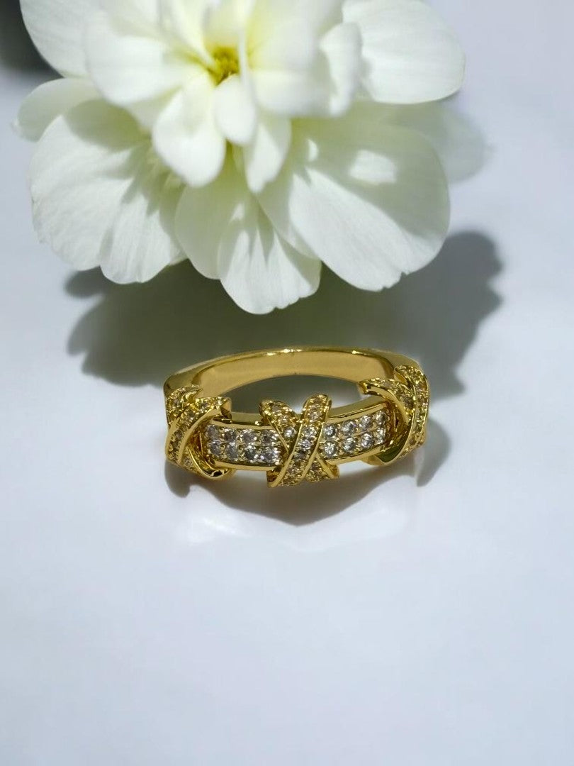 GOLDEN DIAMOND WESTIN RING