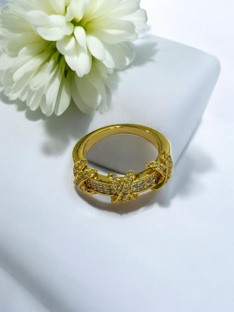 GOLDEN DIAMOND WESTIN RING