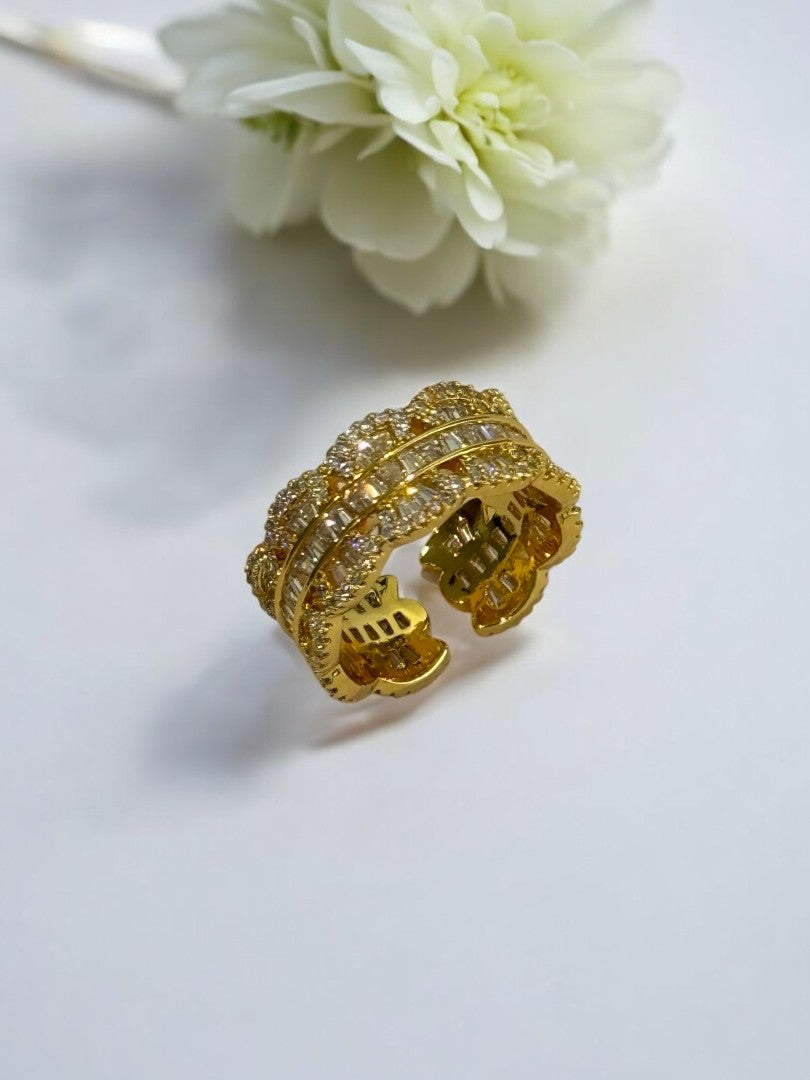 GOLDEN DIAMOND ZAVIER RING